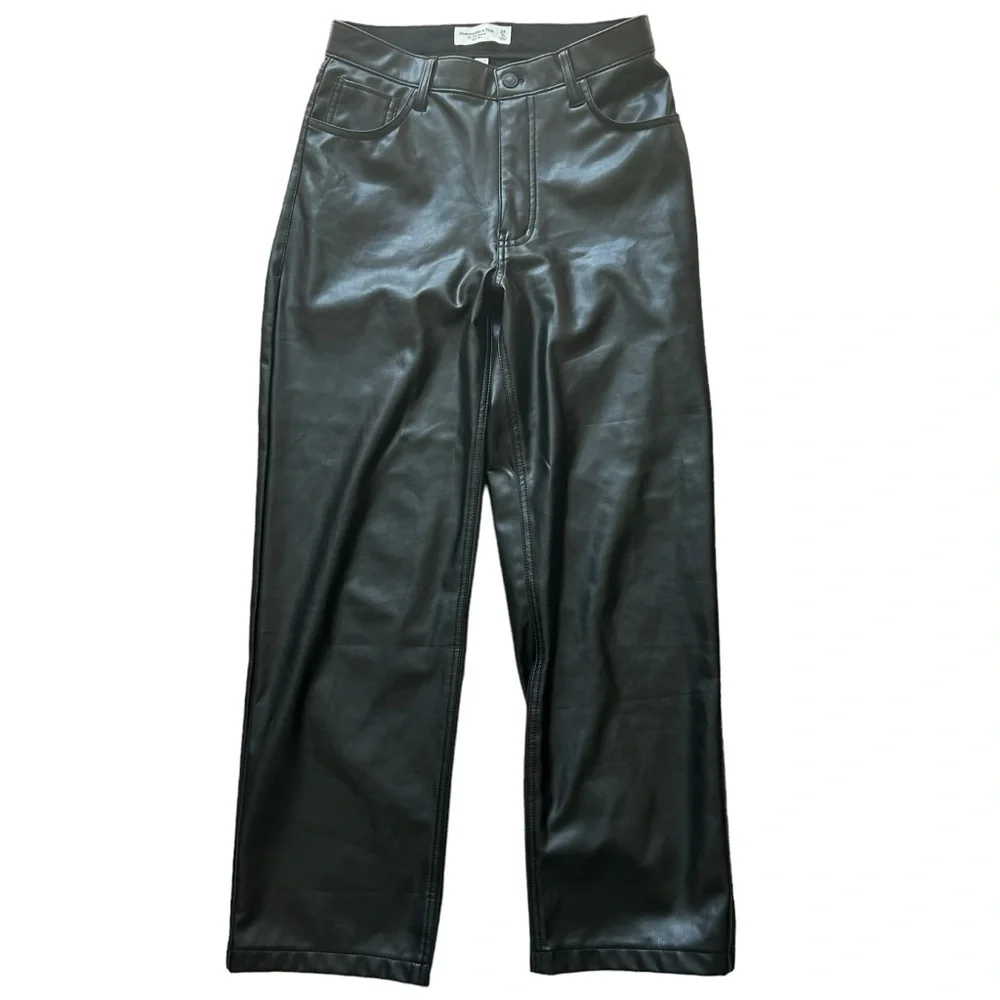Abercrombie & Fitch Curve Love Vegan Leather 90s Relaxed Pant size 6/28S short - Picture 3 of 9